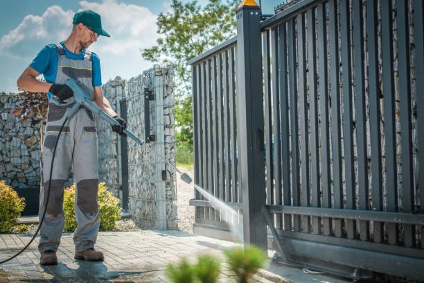 Best Animal Enclosure Cleaning  in Lake Mohegan, NY